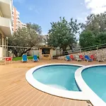 Squash Club Apartahotel 3*