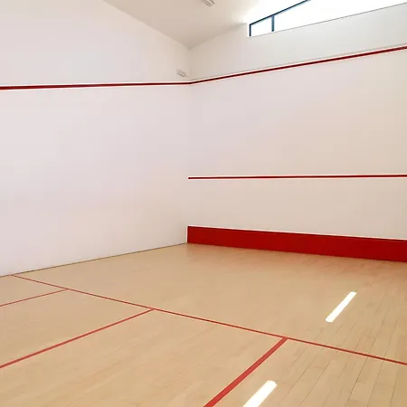 Squash Club 4*