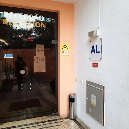 Squash Club 公寓式酒店 波尔蒂芒