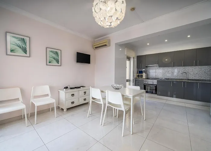 Squash Club Apart Otel 4*